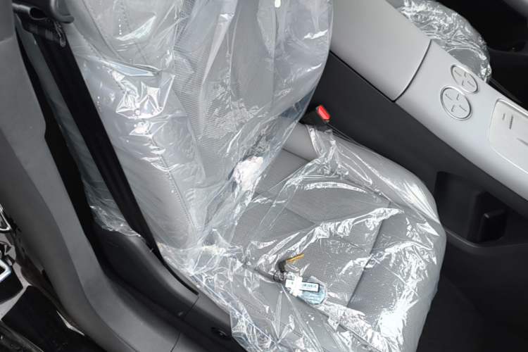Used Nissan N7 2025 625 Pro Right Front Seat