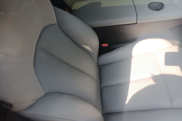 Used Nissan N7 2025 625 Pro Right Front Seat