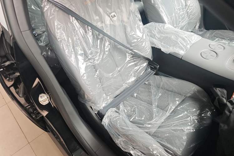 Used Nissan N7 2025 625 Pro Right Front Seat