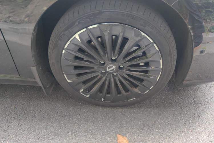 Used Nissan N7 2025 625 Max Right Front Wheel Hub