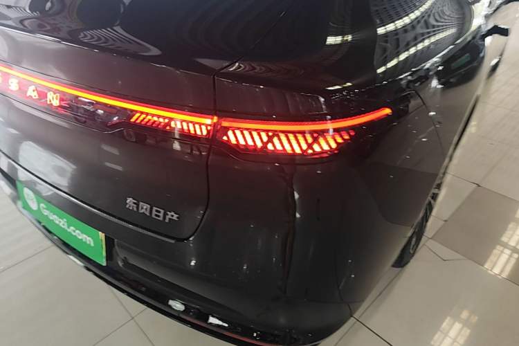 Used Nissan N7 2025 625 Max Right Rear Taillight