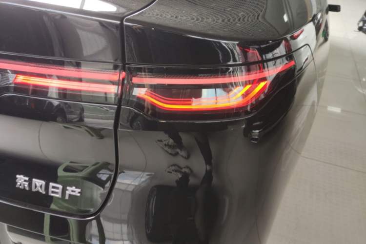 Used Nissan N7 2025 625 Max Right Rear Taillight