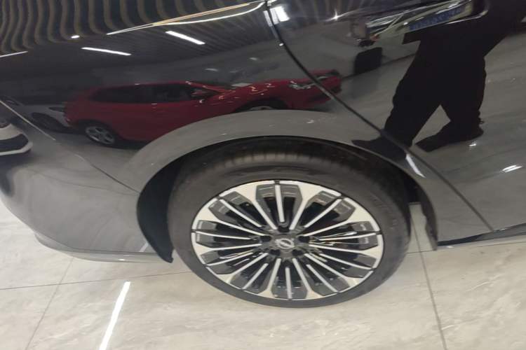 Used Nissan N7 2025 510 Pro Right Rear Wheel Hub