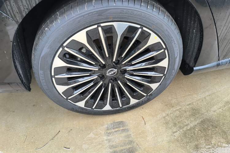 Used Nissan N7 2025 510 Pro Right Rear Wheel Hub