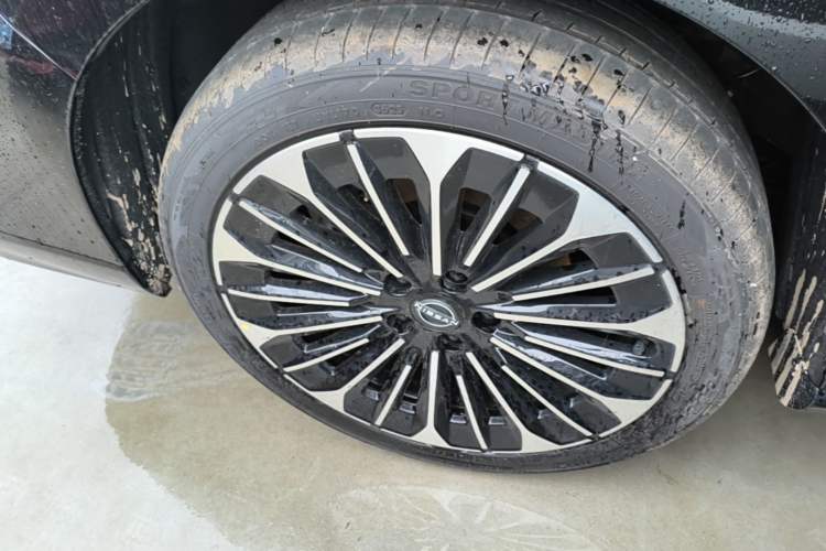 Used Nissan N7 2025 510 Pro Right Rear Wheel Hub