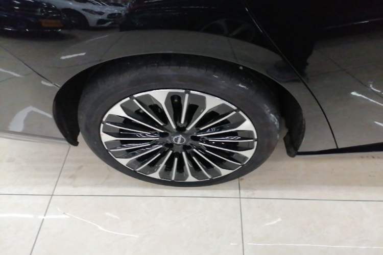 Used Nissan N7 2025 510 Pro Right Rear Wheel Hub