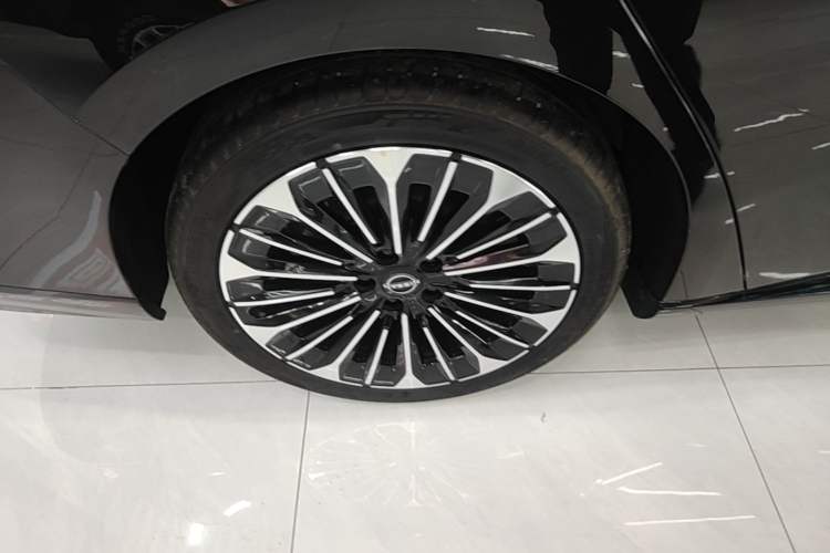 Used Nissan N7 2025 625 Pro Right Rear Wheel Hub