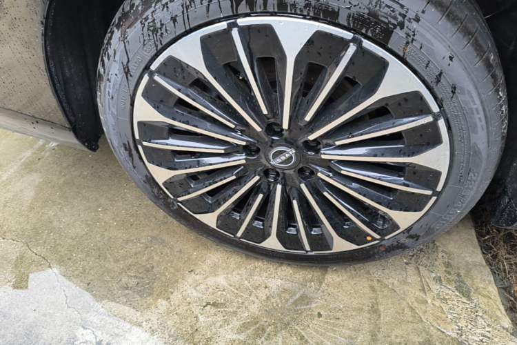 Used Nissan N7 2025 625 Pro Right Rear Wheel Hub