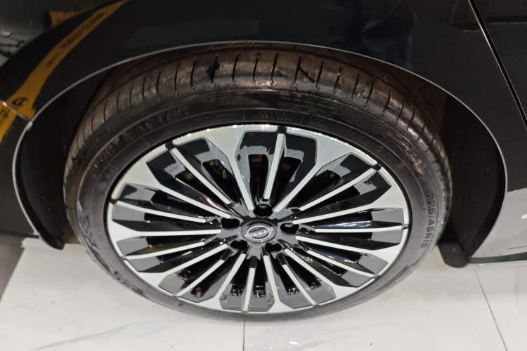 Used Nissan N7 2025 625 Max Right Rear Wheel Hub