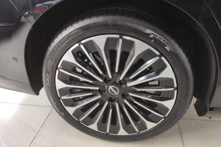 Used Nissan N7 2025 625 Max Right Rear Wheel Hub