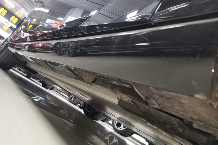Used Nissan N7 2025 510 Max Right Side Sill