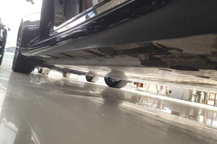 Used Nissan N7 2025 625 Max Right Side Sill