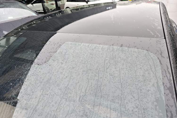 Used Nissan N7 2025 625 Max Roof