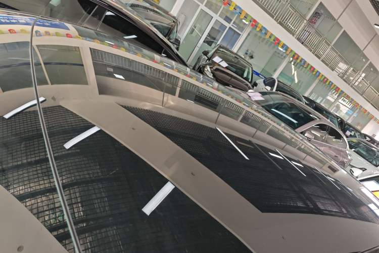 Used Nissan N7 2025 625 Max Roof