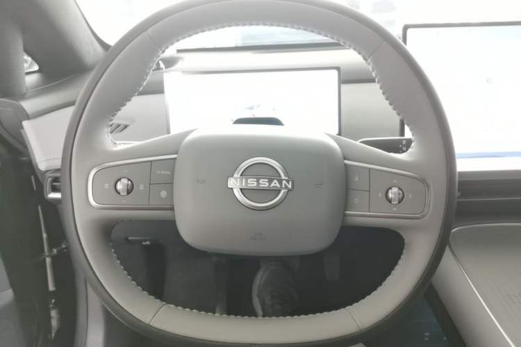 Used Nissan N7 2025 625 Max Steering Wheel