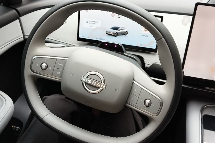 Used Nissan N7 2025 625 Max Steering Wheel