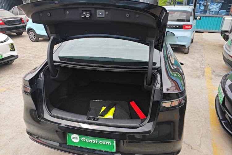Used Nissan N7 2025 625 Pro Trunk