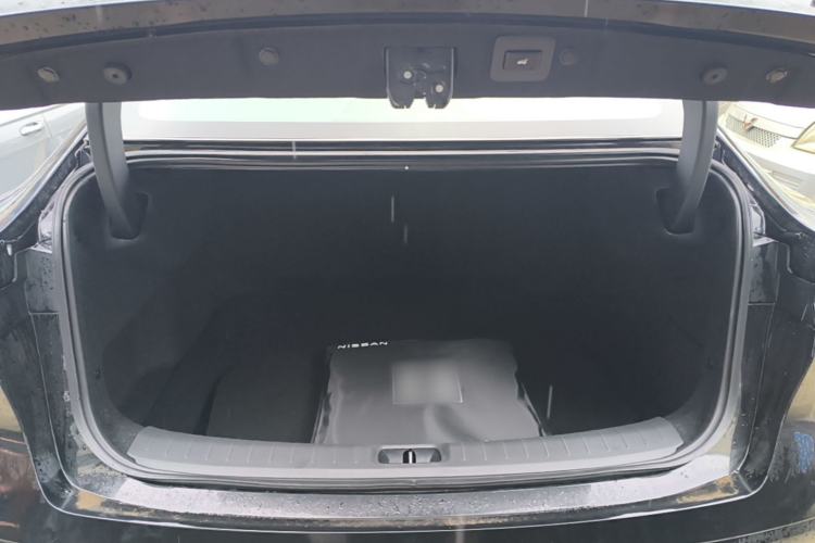 Used Nissan N7 2025 510 Pro Trunk