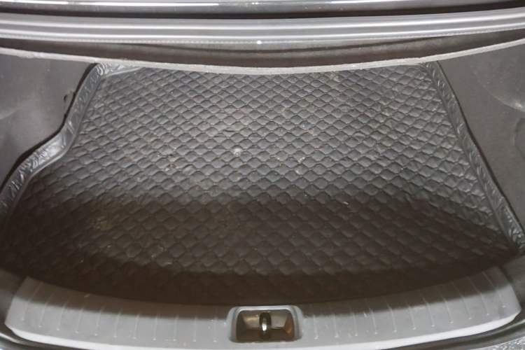 Used Nissan N7 2025 510 Max Trunk
