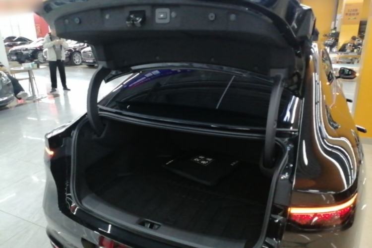 Used Nissan N7 2025 510 Pro Trunk