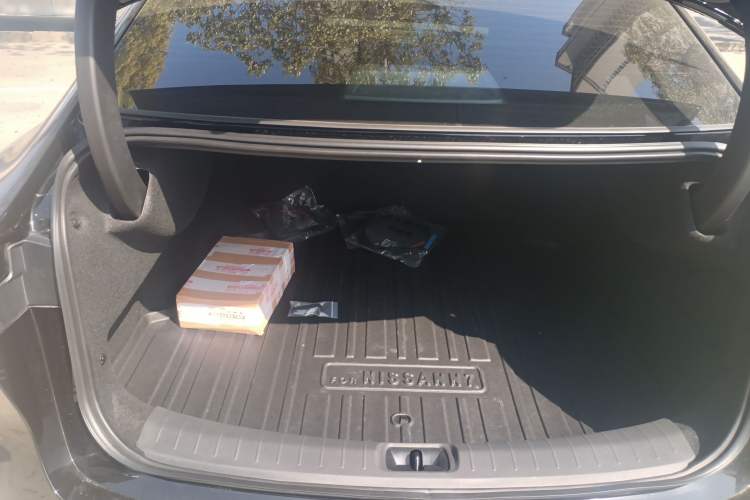 Used Nissan N7 2025 625 Pro Trunk