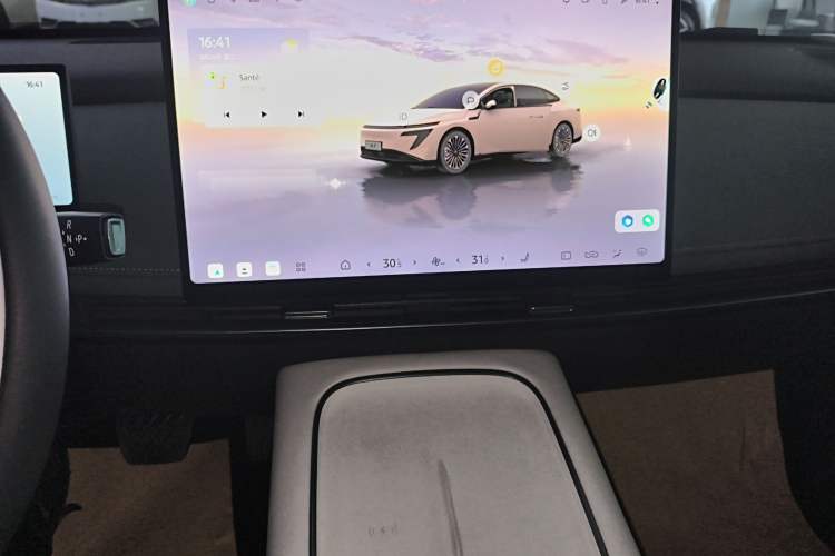 Used Nissan N7 2025 625 Max Audio And AC Panel