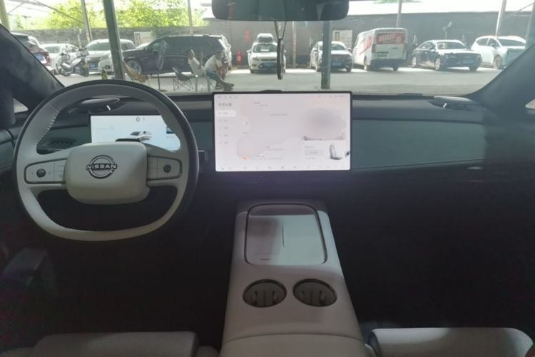 Used Nissan N7 2025 510 Max Center Console