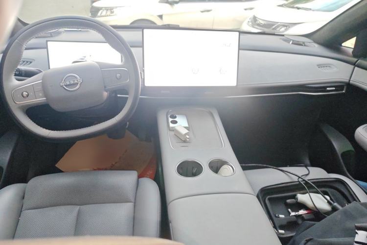 Used Nissan N7 2025 510 Max Center Console