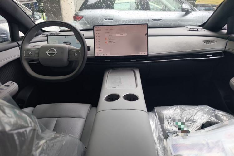 Used Nissan N7 2025 510 Pro Center Console