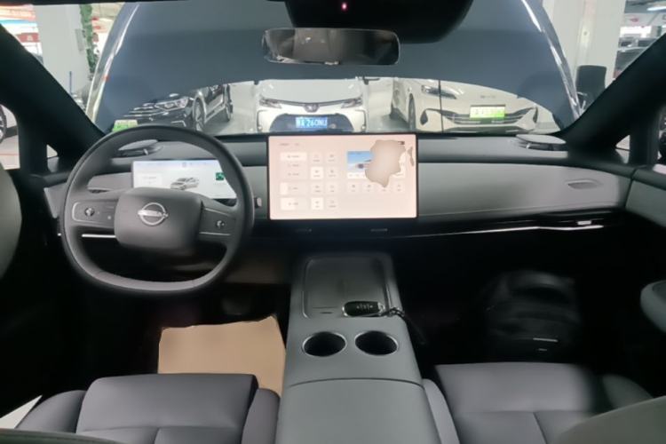 Used Nissan N7 2025 510 Pro Center Console