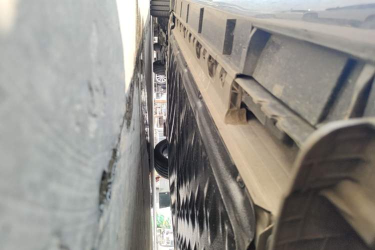 Used Nissan N7 2025 625 Max Chassis Rear Left