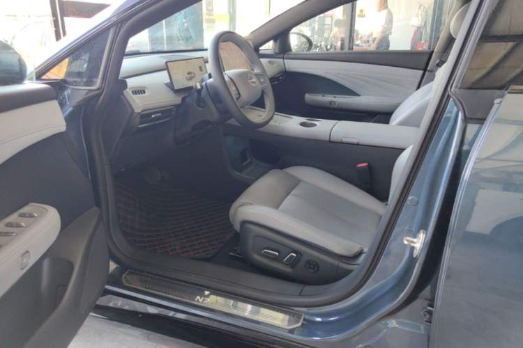 Used Nissan N7 2025 510 Max Driver Seat