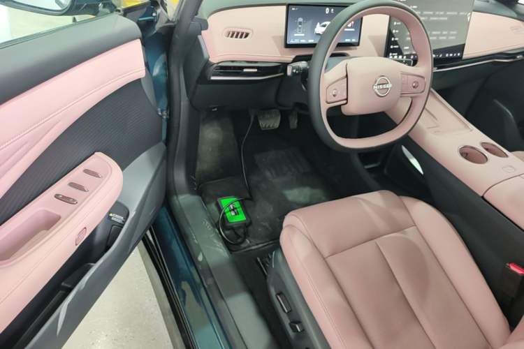 Used Nissan N7 2025 510 Pro Driver Seat