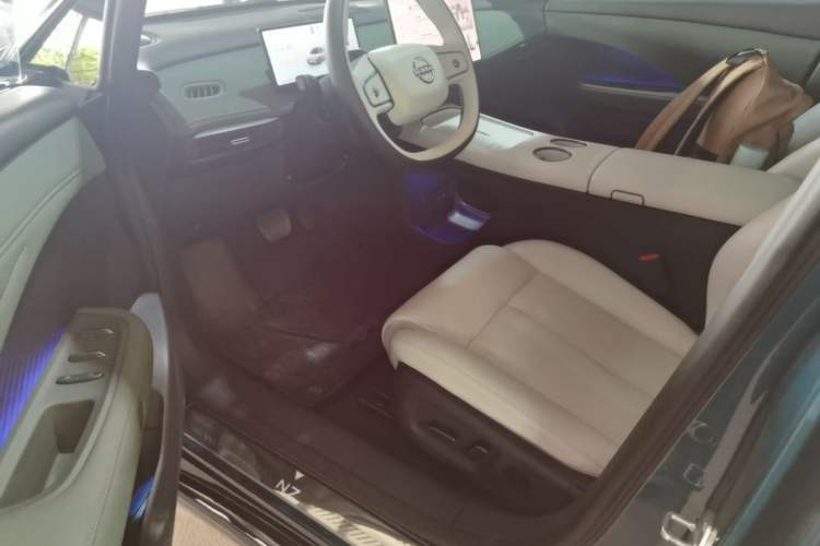 Used Nissan N7 2025 510 Max Driver Seat