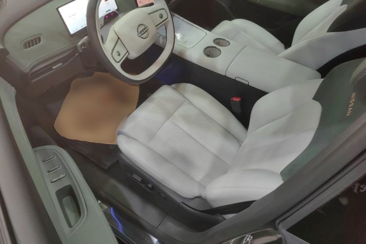 Used Nissan N7 2025 625 Max Driver Seat