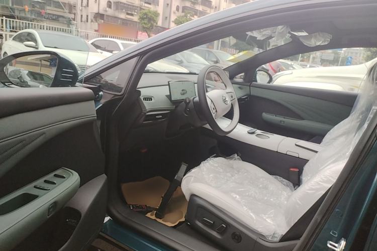 Used Nissan N7 2025 625 Pro Driver Seat