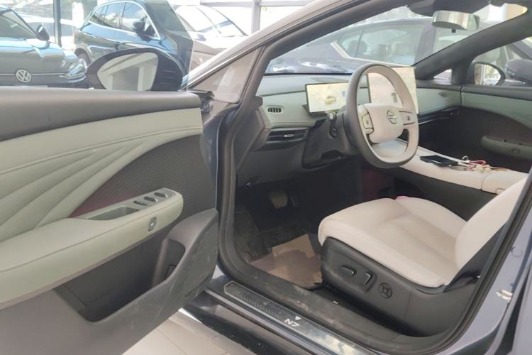 Used Nissan N7 2025 625 Max Driver Seat