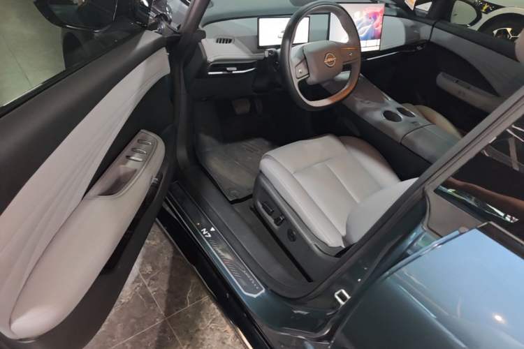 Used Nissan N7 2025 510 Pro Driver Seat