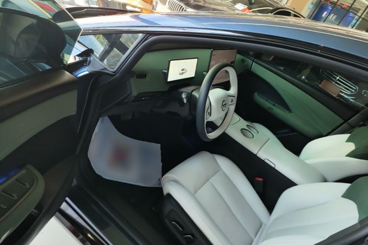 Used Nissan N7 2025 625 Pro Driver Seat