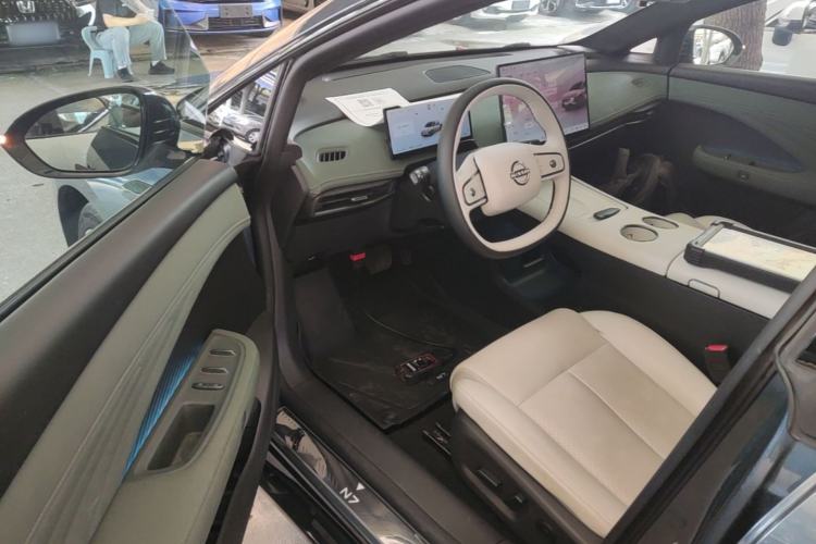Used Nissan N7 2025 625 Max Driver Seat