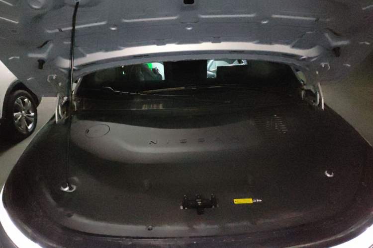 Used Nissan N7 2025 625 Max Engine Bay