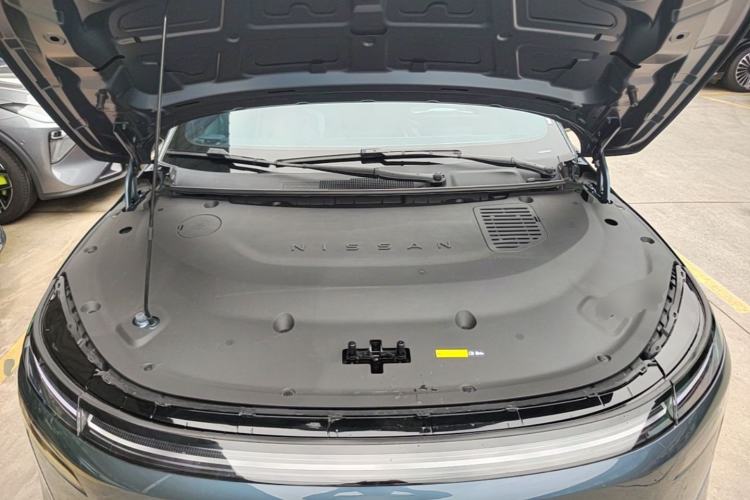 Used Nissan N7 2025 625 Max Engine Bay