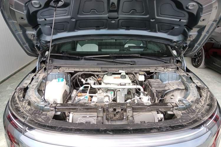 Used Nissan N7 2025 625 Max Engine Bay