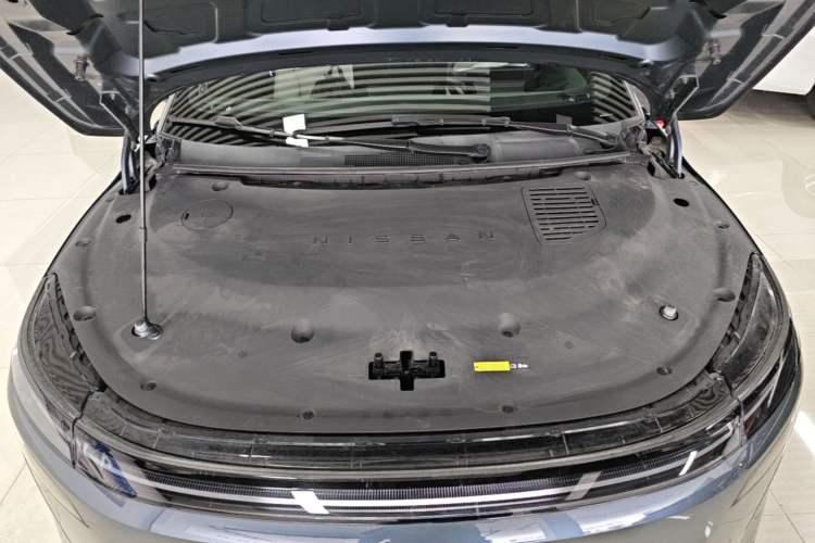 Used Nissan N7 2025 625 Max Engine Bay