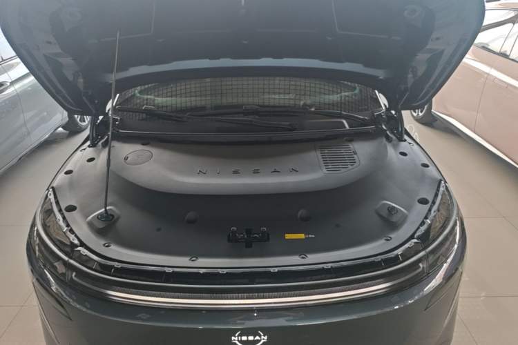 Used Nissan N7 2025 510 Max Engine Bay