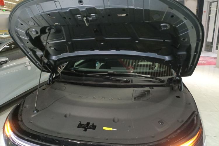 Used Nissan N7 2025 625 Max Engine Bay