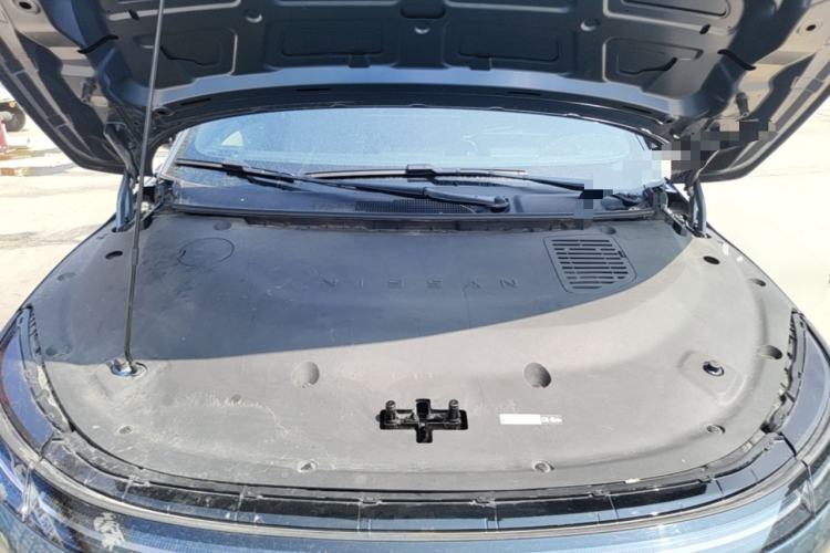 Used Nissan N7 2025 625 Max Engine Bay