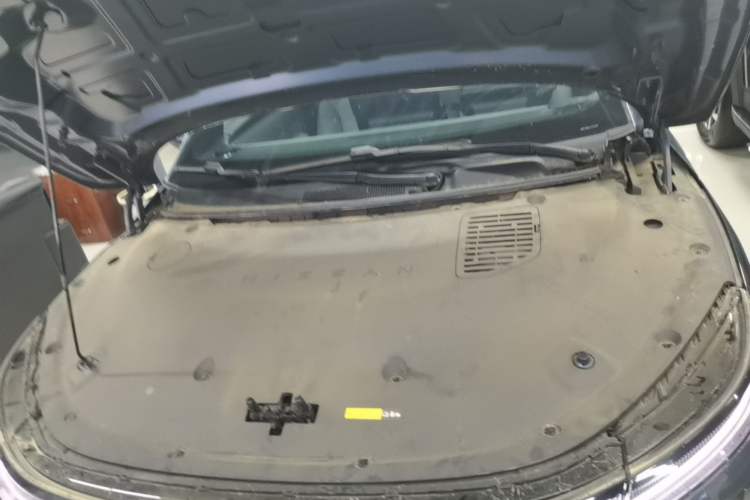 Used Nissan N7 2025 625 Max Engine Bay