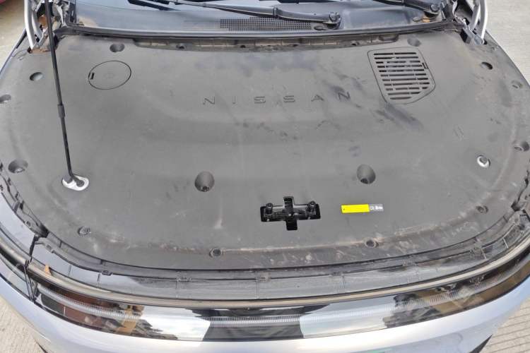 Used Nissan N7 2025 510 Max Engine Bay