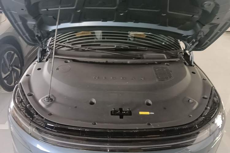 Used Nissan N7 2025 625 Max Engine Bay